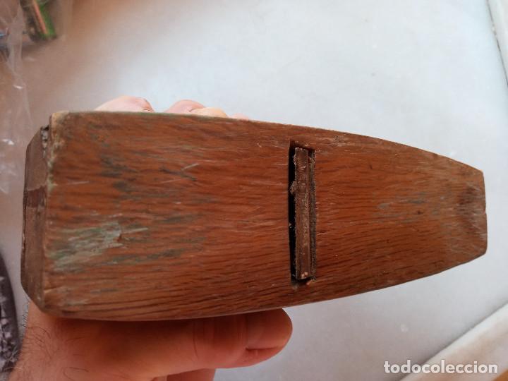 Antig&uuml;edades: CEPILLO DE CARPINTERO DE MADERA. - Foto 3