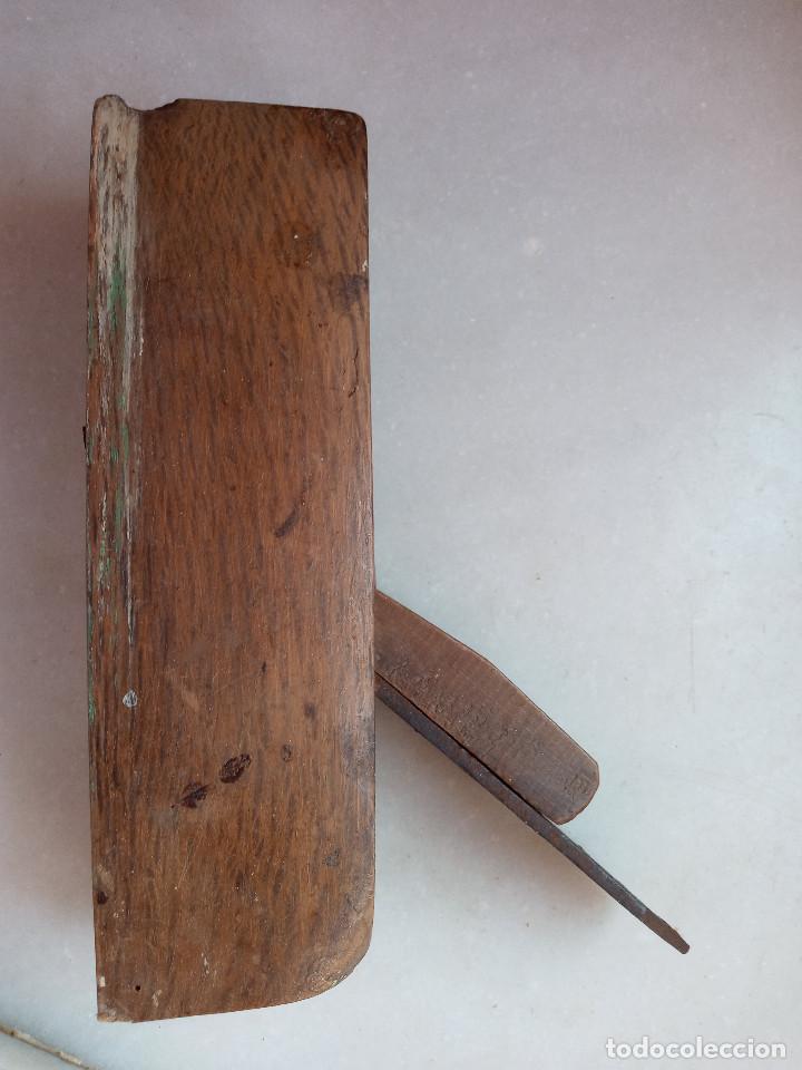 Antig&uuml;edades: CEPILLO DE CARPINTERO DE MADERA. - Foto 4