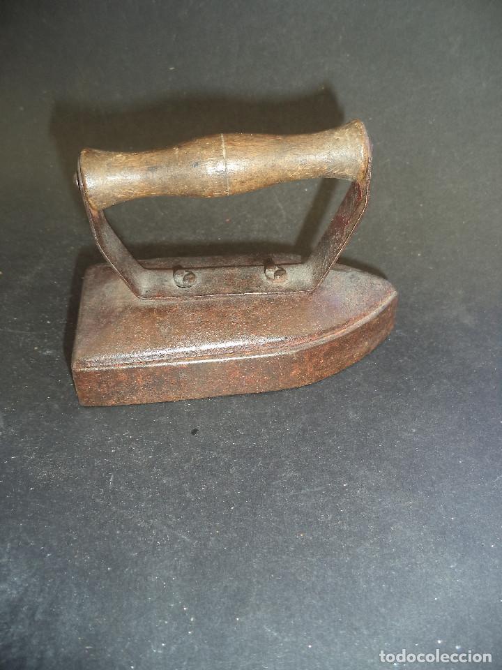 Antig&uuml;edades: Curiosa Coleccion de 25 Planchas e 5 acessorios - Foto 9