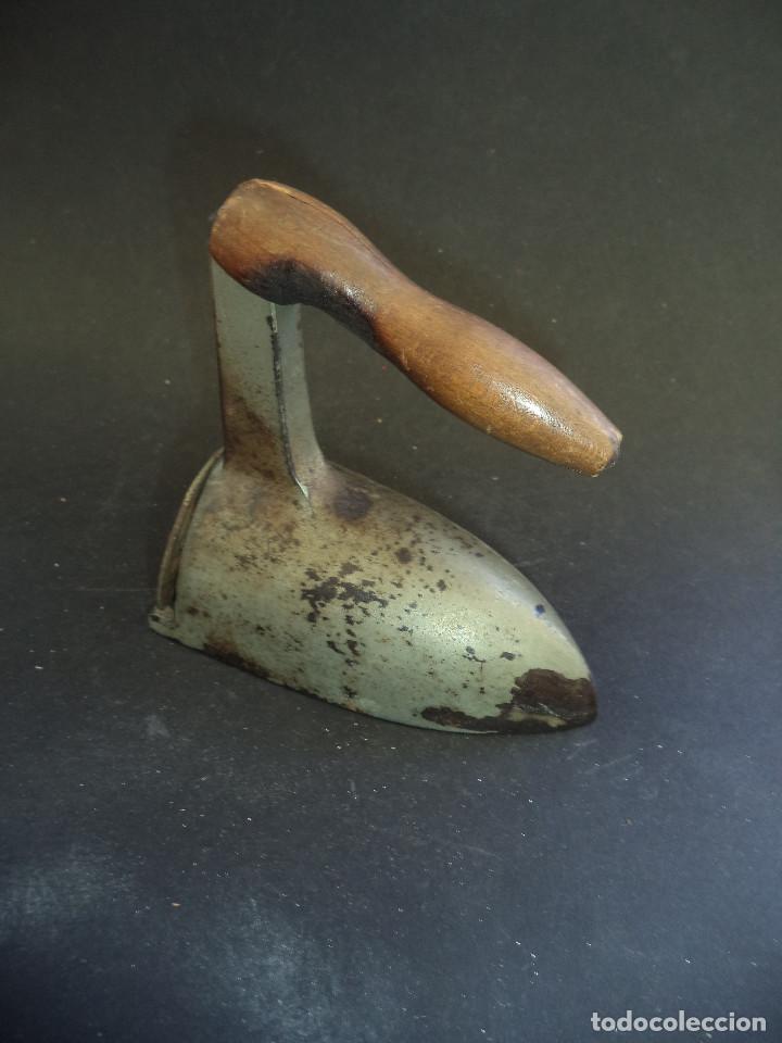Antig&uuml;edades: Curiosa Coleccion de 25 Planchas e 5 acessorios - Foto 11