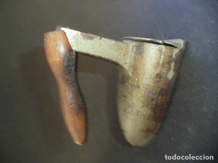 Antig&uuml;edades: Curiosa Coleccion de 25 Planchas e 5 acessorios - Foto 12