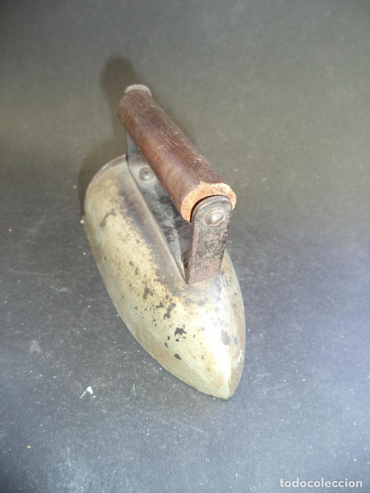 Antig&uuml;edades: Curiosa Coleccion de 25 Planchas e 5 acessorios - Foto 15