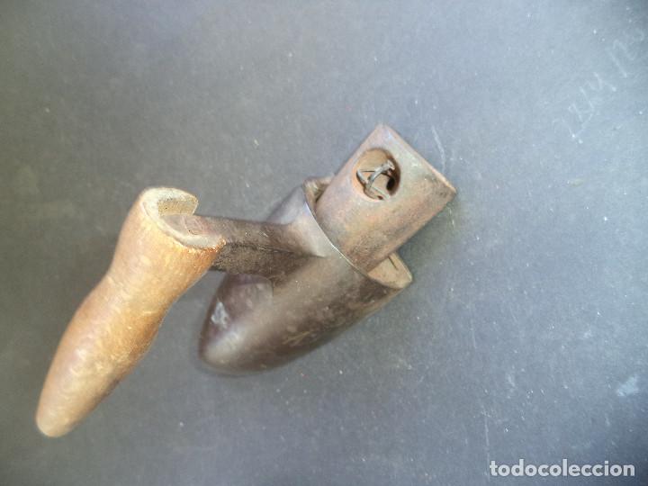 Antig&uuml;edades: Curiosa Coleccion de 25 Planchas e 5 acessorios - Foto 17