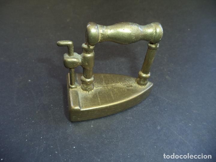 Antig&uuml;edades: Curiosa Coleccion de 25 Planchas e 5 acessorios - Foto 23