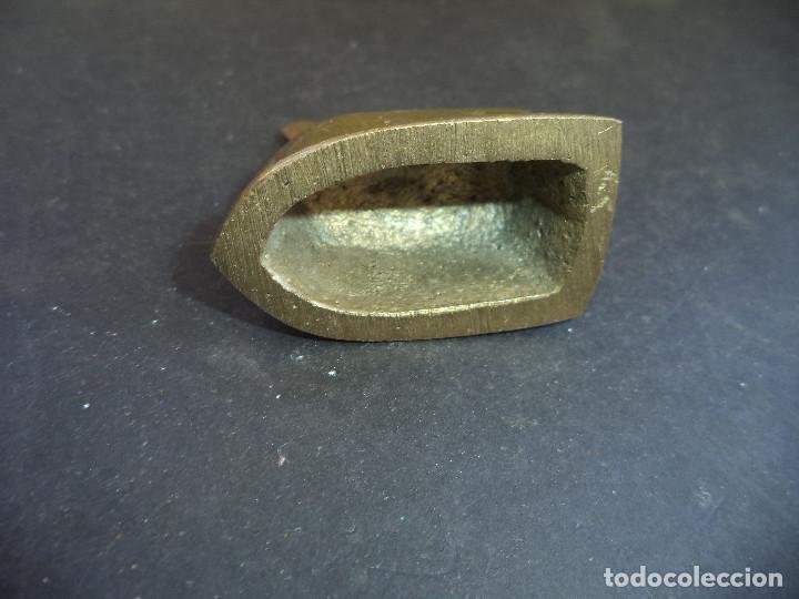 Antig&uuml;edades: Curiosa Coleccion de 25 Planchas e 5 acessorios - Foto 28