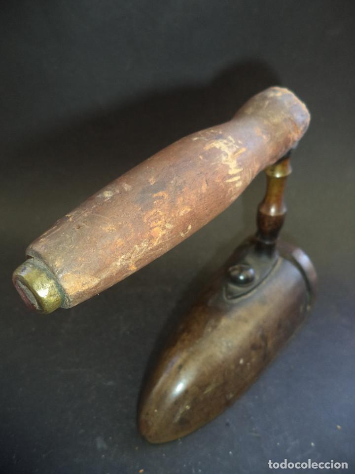 Antig&uuml;edades: Curiosa Coleccion de 25 Planchas e 5 acessorios - Foto 33
