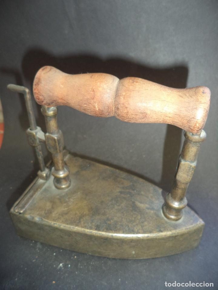 Antig&uuml;edades: Curiosa Coleccion de 25 Planchas e 5 acessorios - Foto 38