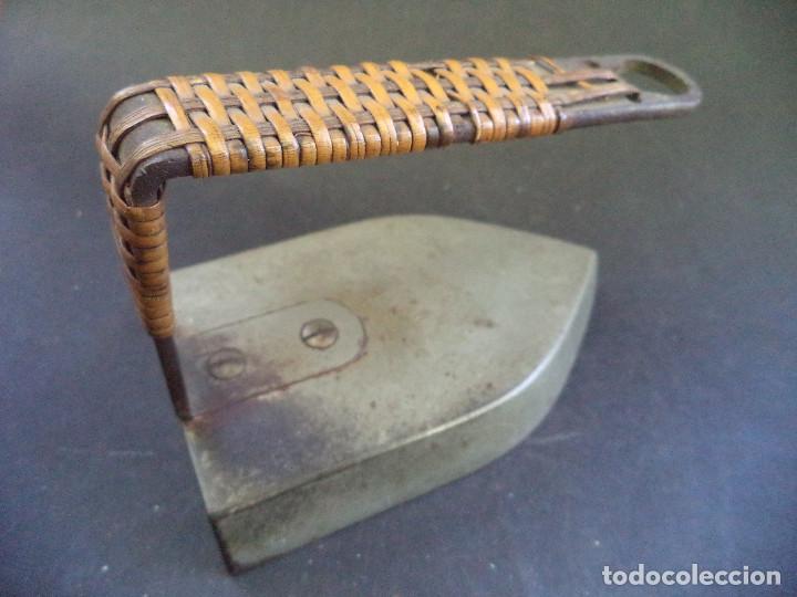 Antig&uuml;edades: Curiosa Coleccion de 25 Planchas e 5 acessorios - Foto 43