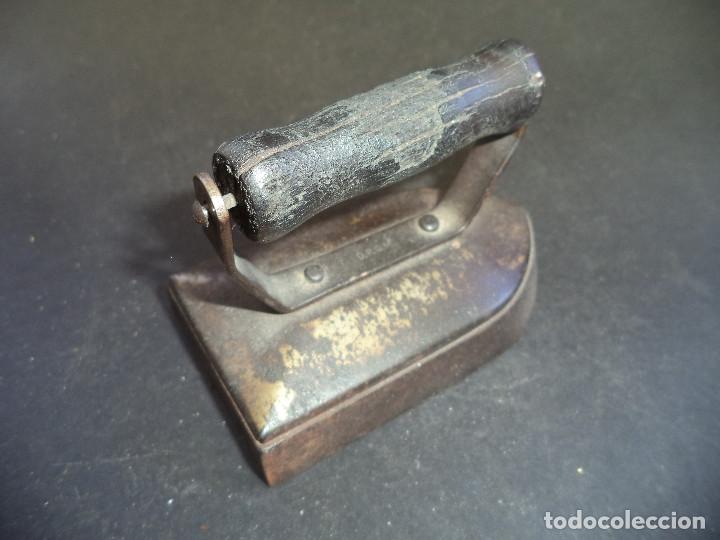 Antig&uuml;edades: Curiosa Coleccion de 25 Planchas e 5 acessorios - Foto 46