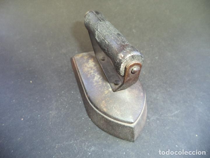 Antig&uuml;edades: Curiosa Coleccion de 25 Planchas e 5 acessorios - Foto 47