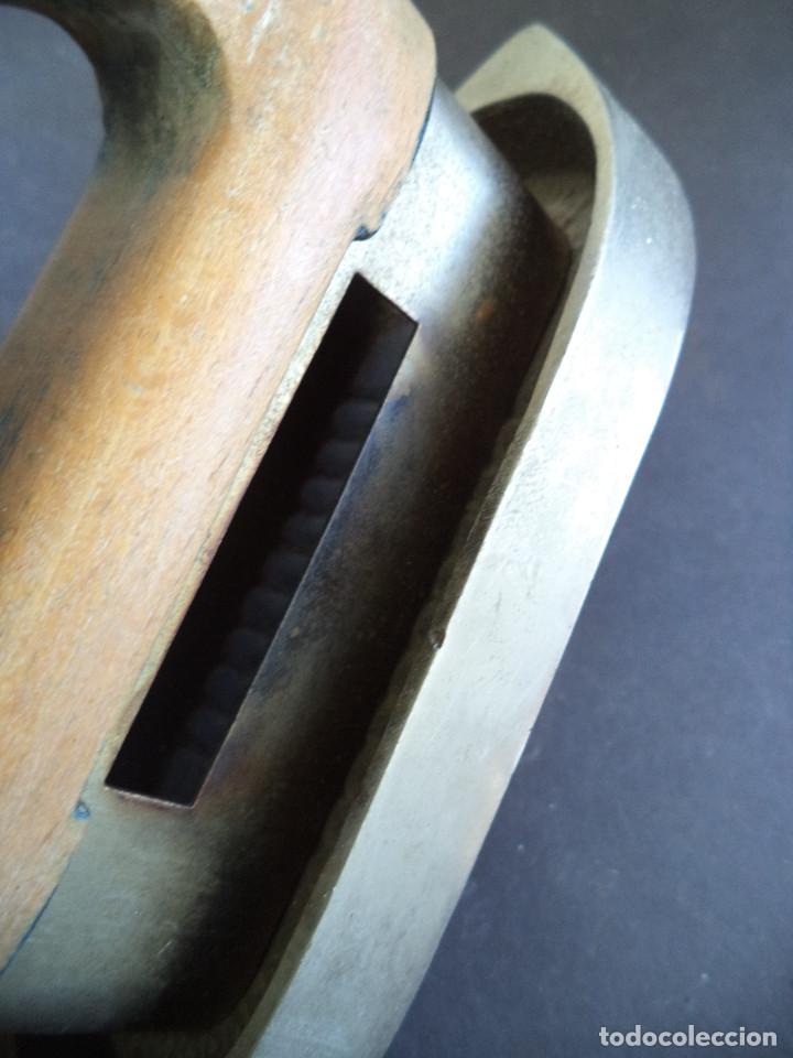 Antig&uuml;edades: Curiosa Coleccion de 25 Planchas e 5 acessorios - Foto 53
