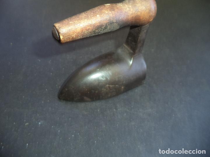 Antig&uuml;edades: Curiosa Coleccion de 25 Planchas e 5 acessorios - Foto 55