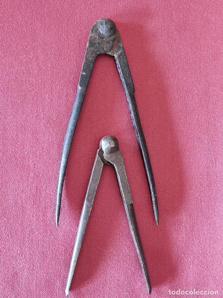 Antig&uuml;edades: DOS COMPASES DE HIERRO FORJADO, SIGLO XIX - Foto 3
