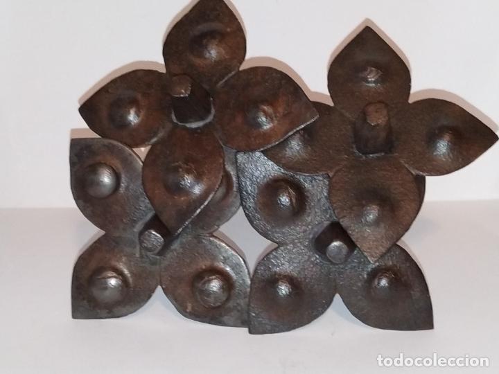 Antig&uuml;edades: 4 Clavos de puerta,forja siglo XVIII - Foto 1