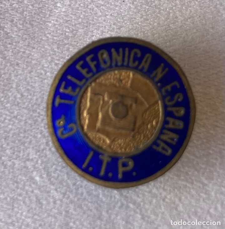 Tel&eacute;fonos: Telef&oacute;nica escudos de solapa a&ntilde;os 70 - Foto 3