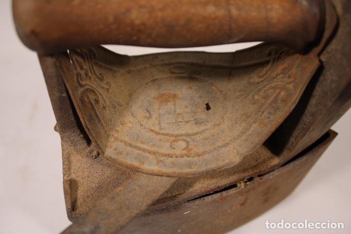 Antig&uuml;edades: antigua plancha de carb&oacute;n - Foto 7