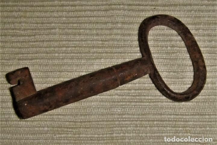 Antig&uuml;edades: ANTIGUA LLAVE DE HIERRO 8 cms - Foto 2