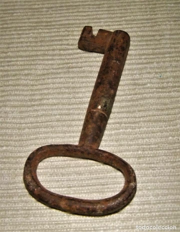 Antig&uuml;edades: ANTIGUA LLAVE DE HIERRO 8 cms - Foto 3