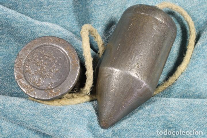 Antig&uuml;edades: Plomada construcci&oacute;n hierro con nuez. Plumb iron construction with nut. - Foto 3