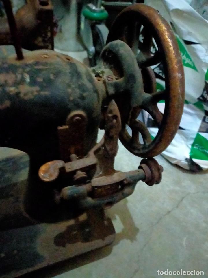 Antig&uuml;edades: Antigua m&aacute;quina de coser Sigma - A restaurar - Foto 3