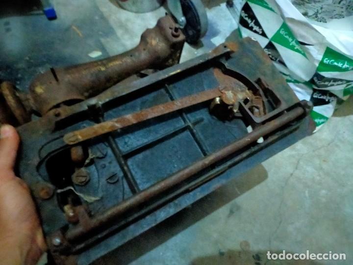 Antig&uuml;edades: Antigua m&aacute;quina de coser Sigma - A restaurar - Foto 9