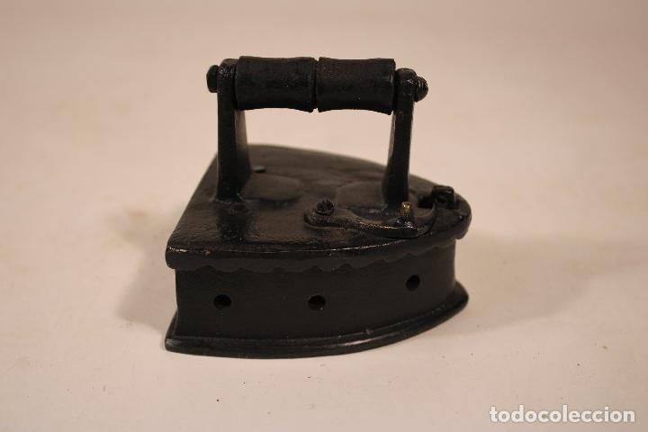 Antig&uuml;edades: plancha de carbon peque&ntilde;a - Foto 8