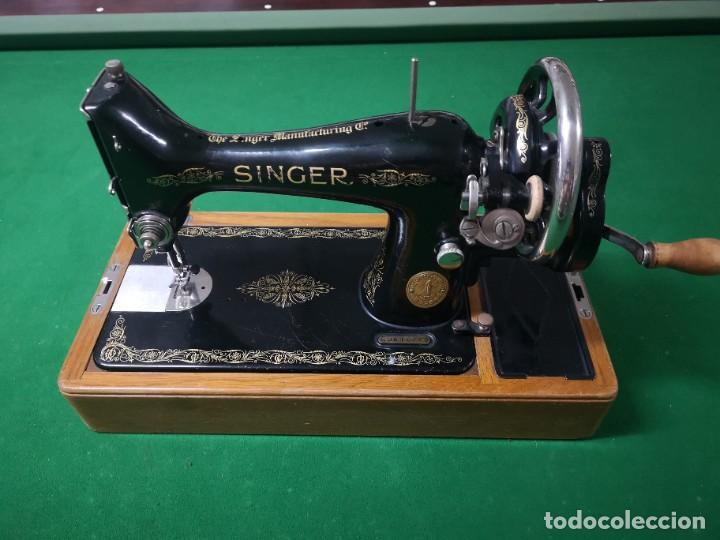 Antig&uuml;edades: Maquina de coser Singer Ref MCS 6597 - Foto 1