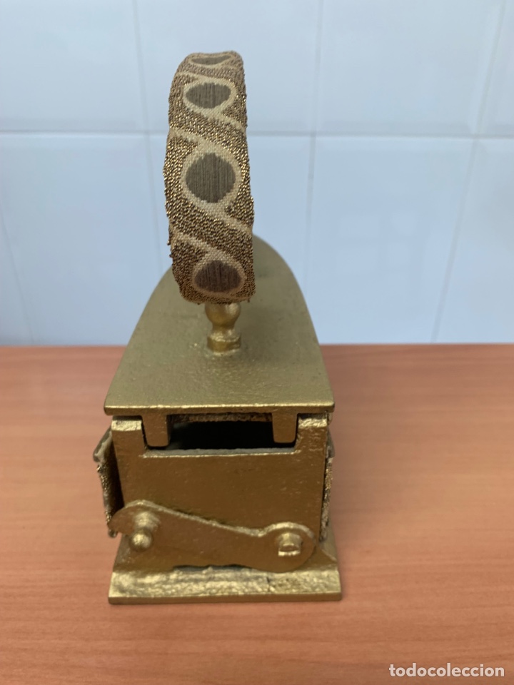 Antig&uuml;edades: Plancha de hierro decorada - Foto 4