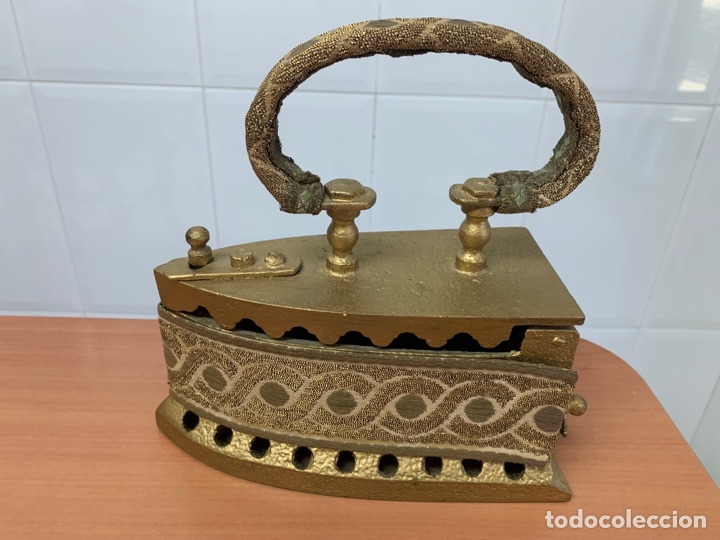 Antig&uuml;edades: Plancha de hierro decorada - Foto 1
