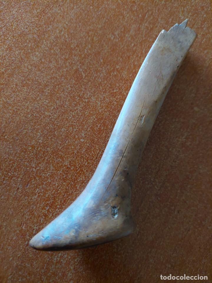 Antig&uuml;edades: Antigua herramienta zapatero - Foto 1