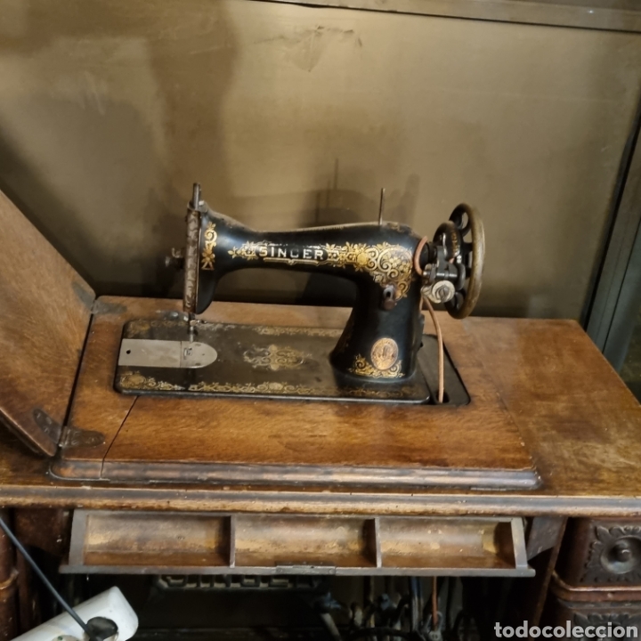 Antig&uuml;edades: Maquina SINGER antigua - Foto 2
