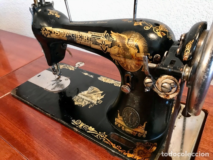 Antig&uuml;edades: M&aacute;quina de coser SINGER con mueble - Foto 3