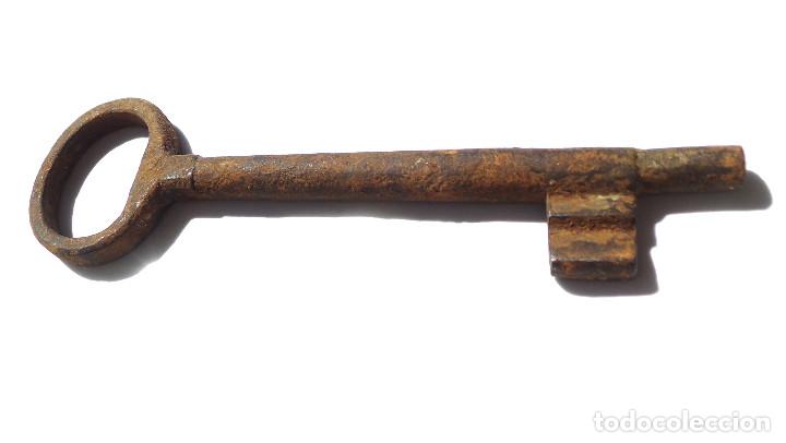 Antig&uuml;edades: LLAVE DE COLECCI&Oacute;N.- 14,5 CM DE LARGO - Foto 2