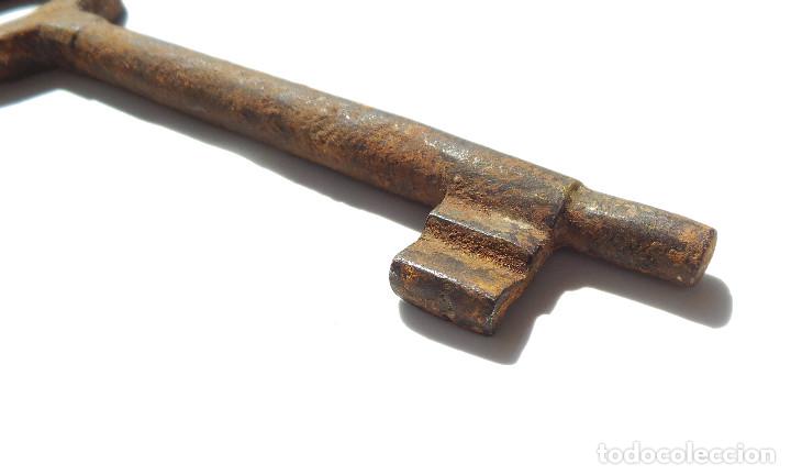 Antig&uuml;edades: LLAVE DE COLECCI&Oacute;N.- 14,5 CM DE LARGO - Foto 3