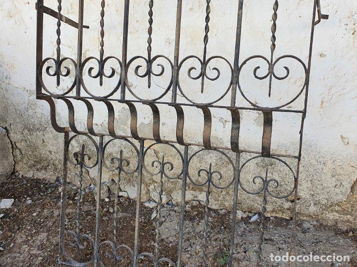 Antig&uuml;edades: REJA MUY ANTIGUA - Foto 6