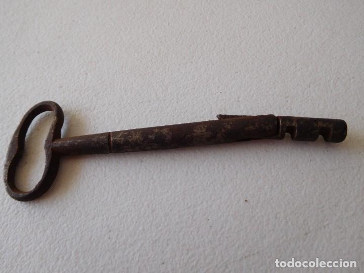Antig&uuml;edades: Curiosa llave antigua plegable - Foto 3
