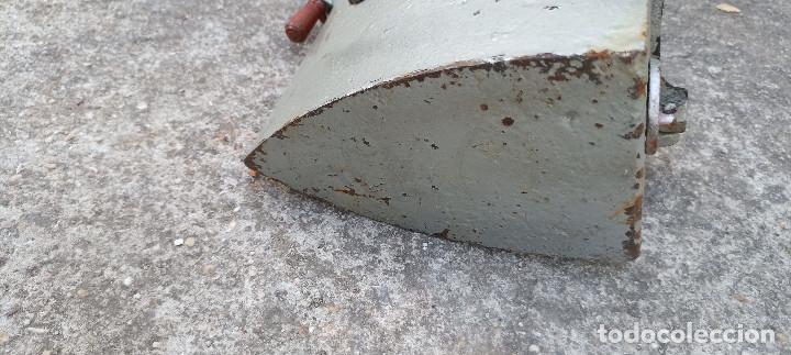 Antig&uuml;edades: PLANCHA DE CHIMENEA PARA REPASAR - Foto 2