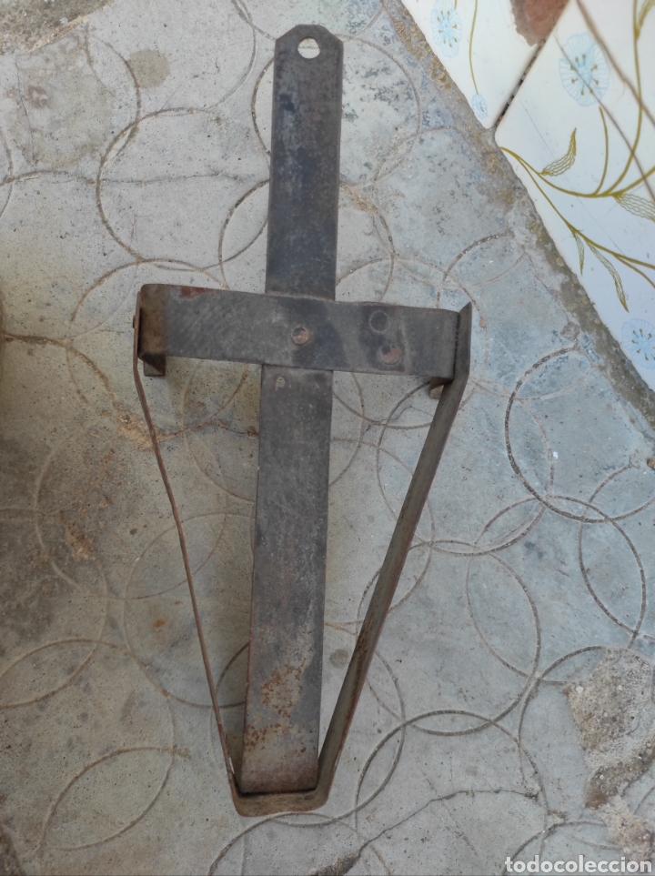 Antig&uuml;edades: Antiguo Soporte para Plancha - Foto 3