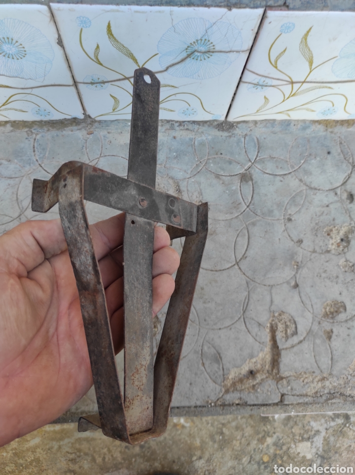 Antig&uuml;edades: Antiguo Soporte para Plancha - Foto 7