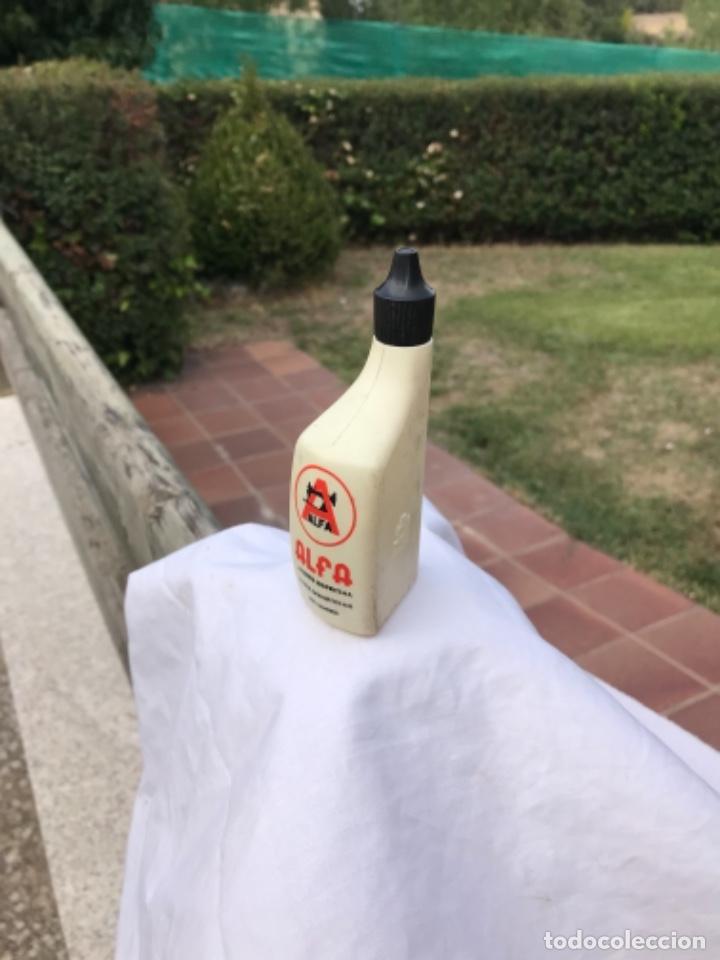 Antig&uuml;edades: Alfa, bote aceite - Foto 5