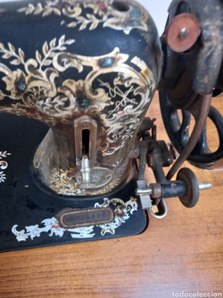 Antig&uuml;edades: Maquina coser VERITAS - Foto 3