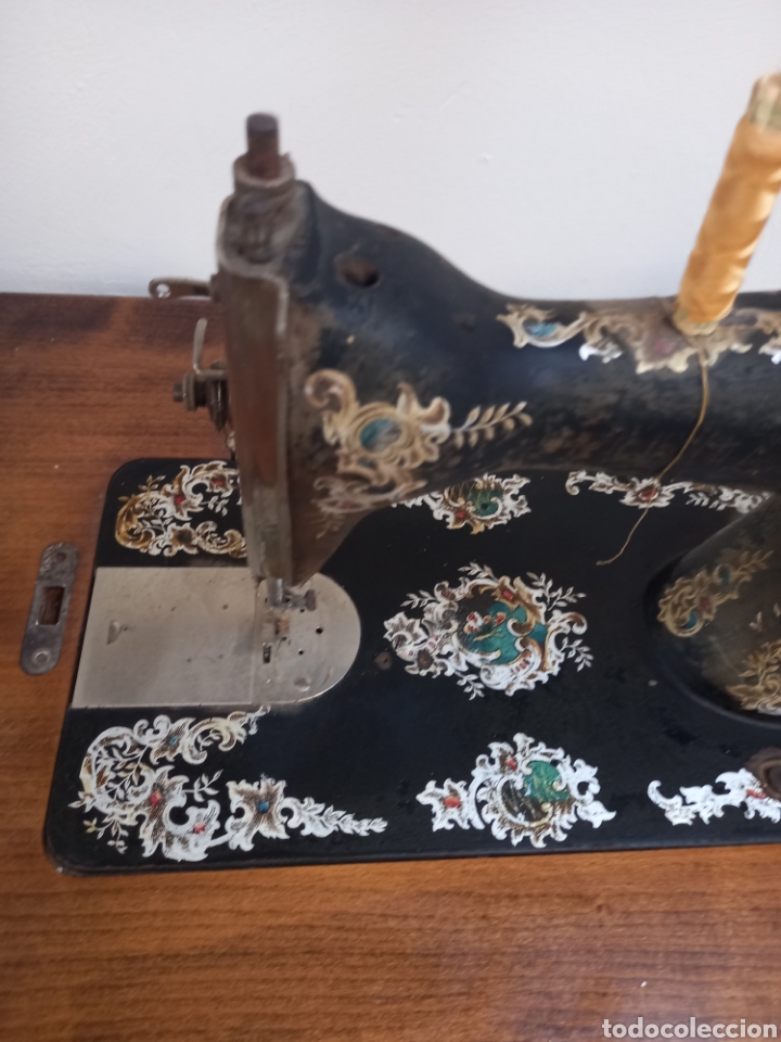 Antig&uuml;edades: Maquina coser VERITAS - Foto 4
