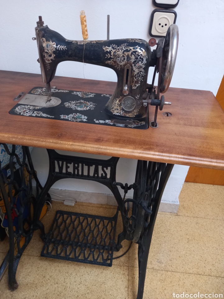Antig&uuml;edades: Maquina coser VERITAS - Foto 5