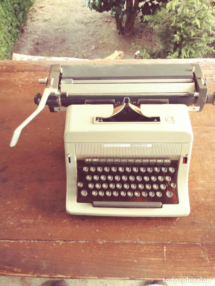 Antig&uuml;edades: Mquina de escribir - Foto 1