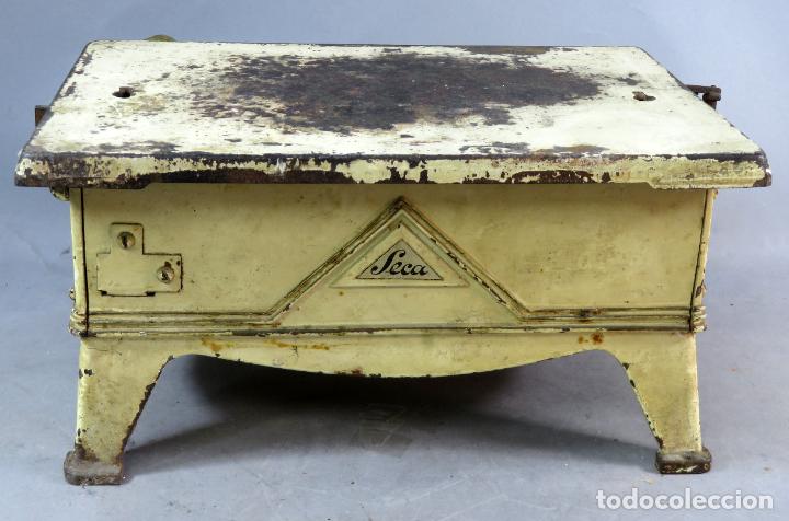 Antig&uuml;edades: B&aacute;scula de la marca SECA primera mitad del siglo XX - Foto 5
