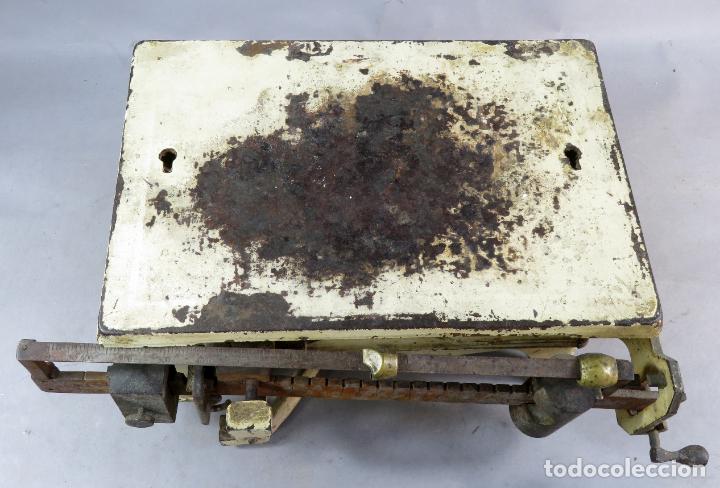 Antig&uuml;edades: B&aacute;scula de la marca SECA primera mitad del siglo XX - Foto 10