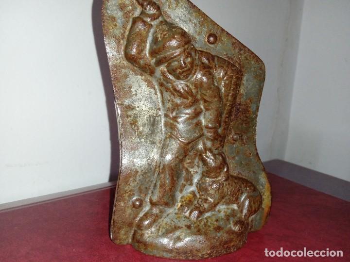 Antig&uuml;edades: Molde de CHOCOLATE: NI&Ntilde;O con PERRO. - Foto 4