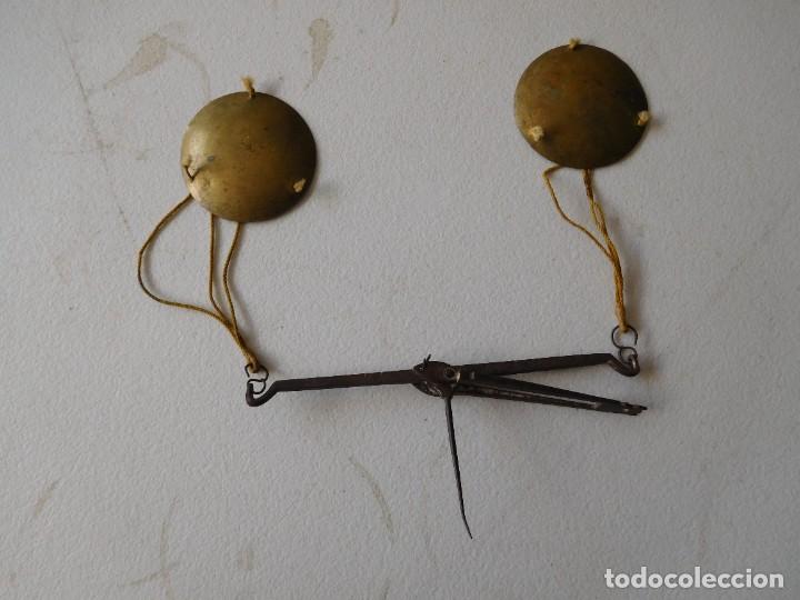 Antig&uuml;edades: Balanza antigua para pesar oro - Foto 5