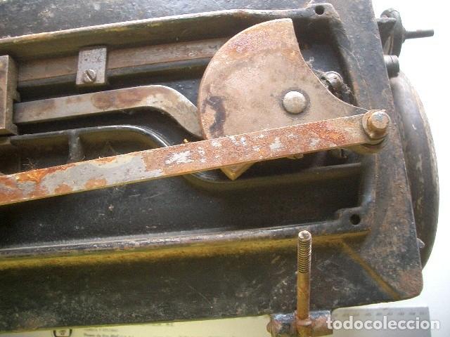 Antig&uuml;edades: MAQUINA DE COSER WERTHEIM - Foto 12