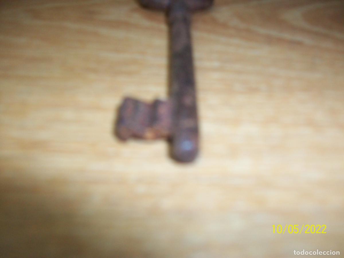 Antig&uuml;edades: ANTIGUA LLAVE DE FORJA - Foto 3